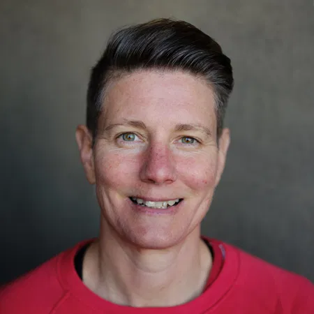 Leanne Spencer hire motivational wellness speaker at official agent Great Business Speakers