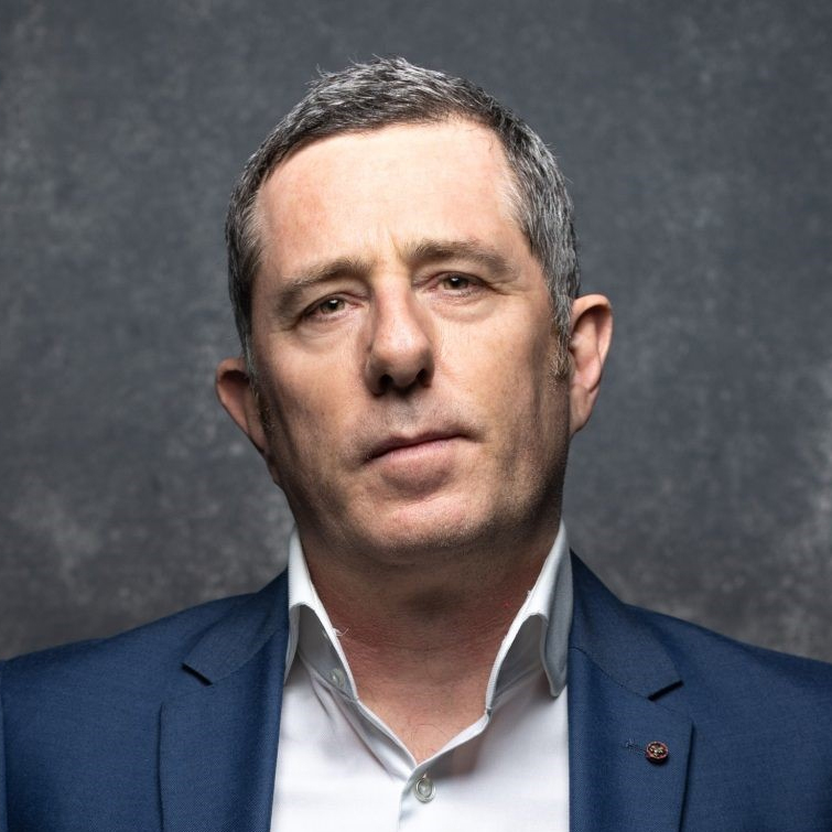 Phil Jones brother MD business leadership teamwork speaker book at agent Great Business Speakers