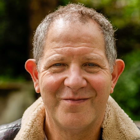 John-Kampfner-hire-British-Author-speaker-book-at-agent-Great-Business-Speakers