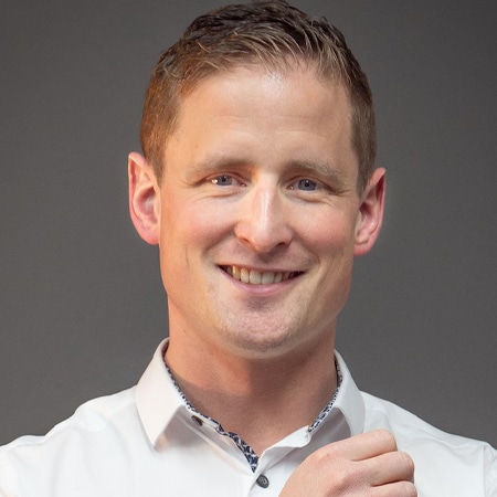 Jonny-Combe-hire-President-and-CEO-of-PayByPhone-Speaker-book-at-agent-Great-Business-Speakers