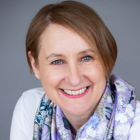Nicole-Bearne-hire-forefront-of-Formula-1-for-over-25-years-speaker-book-at-agent-Great-Business-Speakers