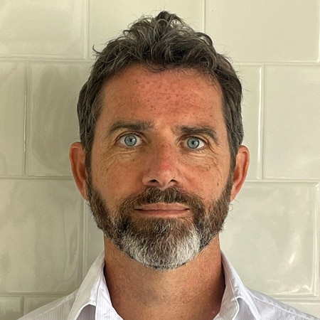 Oliver-Balch-Low-Carbon-Sustainability-circular-economy-speaker-moderator-facilitator-book-at-Agent-Great-Business-Speakers